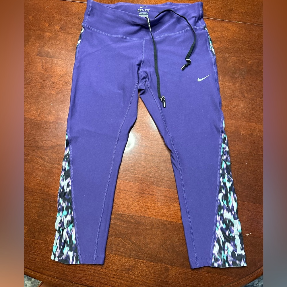 Nike Dri-Fit Crop Legging Women’s Size M Purple